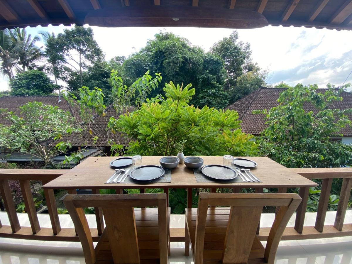 Umah Nik Kepitu Apartment Gianyar  Exterior photo